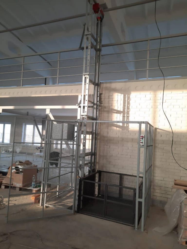 Грузовой мачтовый подъёмник (3).jpeg