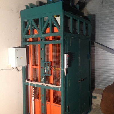 Грузовой подъемник